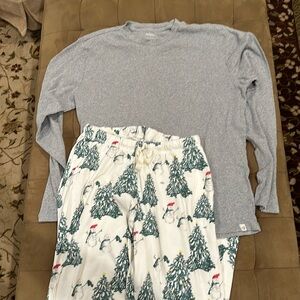 Burt’s Bees Christmas PJs